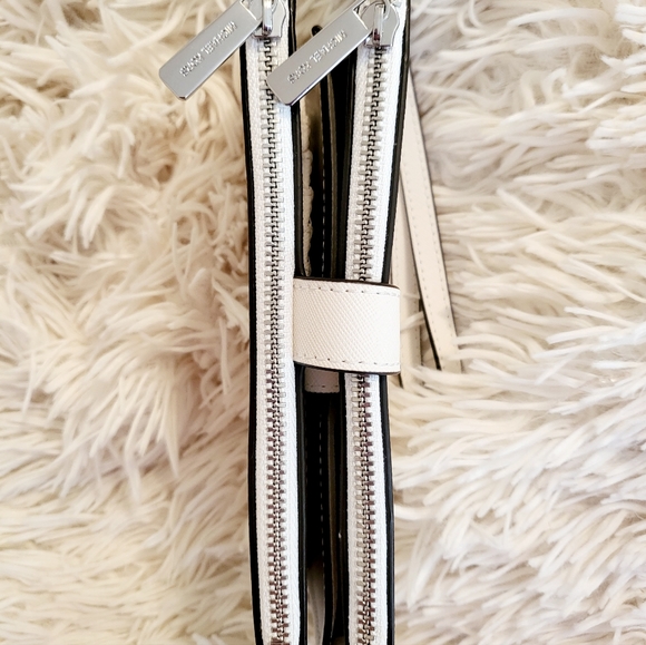 NWT ☆ Michael Kors Wallet - Picture 2 of 6